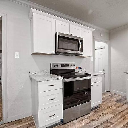 Cute Entire Small House With Large Yard! Pets Welcome! 西谷市 外观 照片