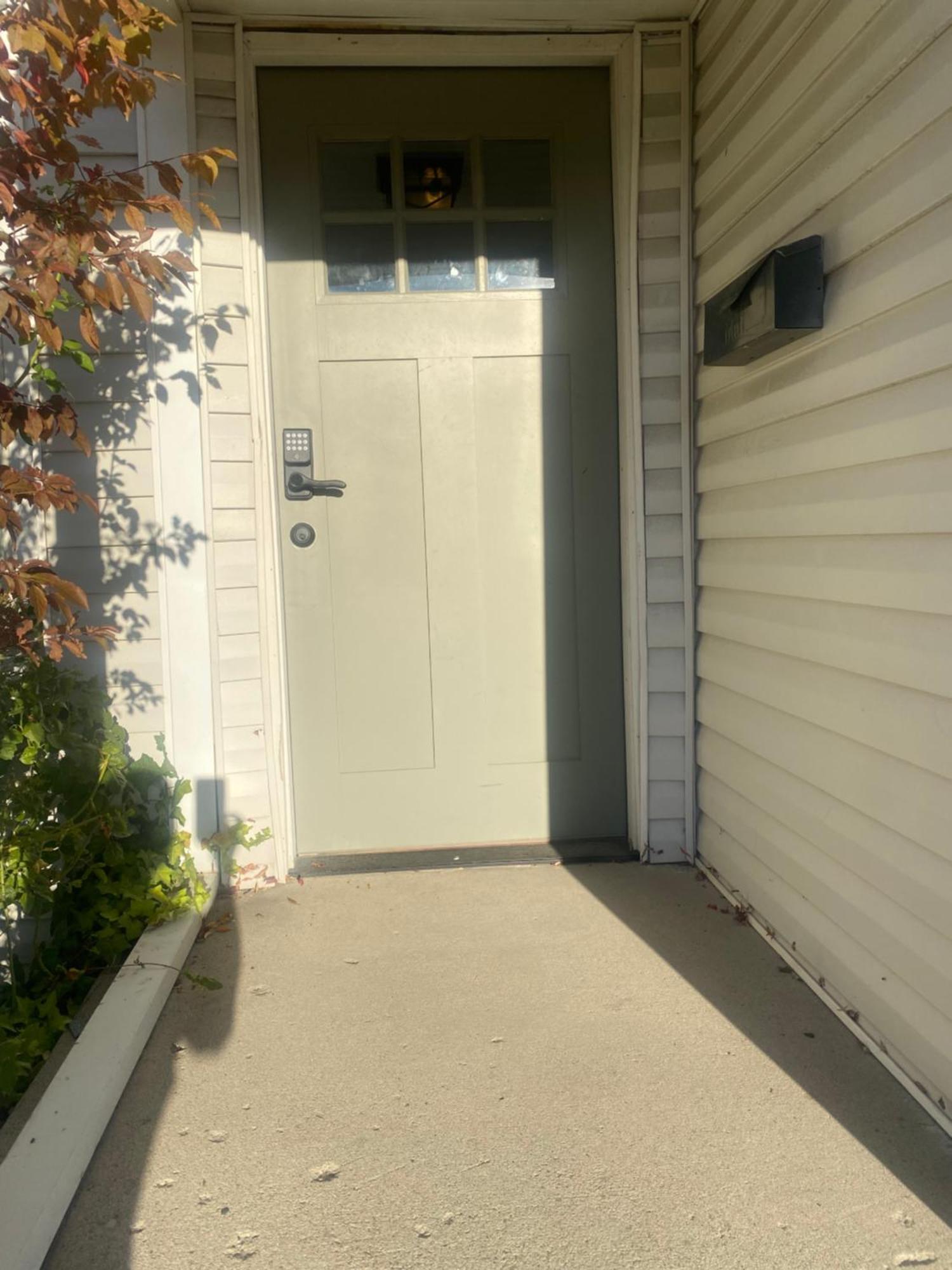 Cute Entire Small House With Large Yard! Pets Welcome! 西谷市 外观 照片